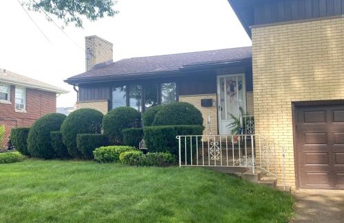 Lower Burrell Bed & Breakfast | Grandma Sang's Bed & Breakfast