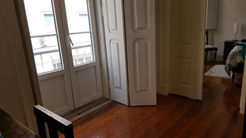 Santa Isabel Apartment | Grandmommy's House - Traditional and comfy Lisboan apartment