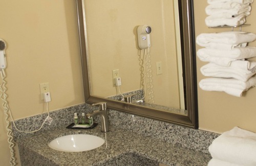 Cambridge Hotel | GrandStay Hotel & Suites