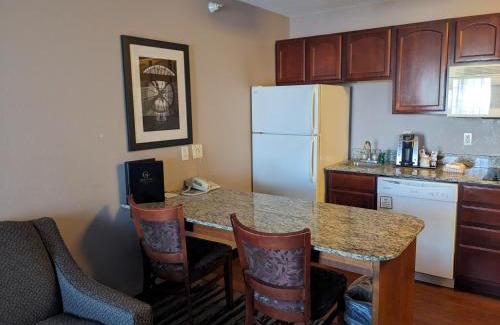 St. Cloud Hotel | GrandStay Residential Suites Hotel