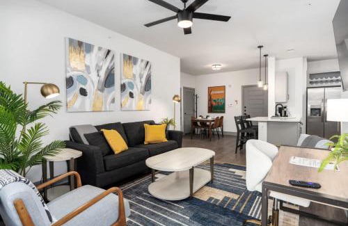Crestline Heights Apartment | Grandview Med Ctr Shops & Restaurants
