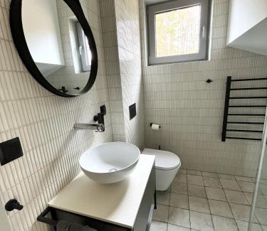 Linia Apartment | GRANIASTE - niezależne apartamenty w lesie