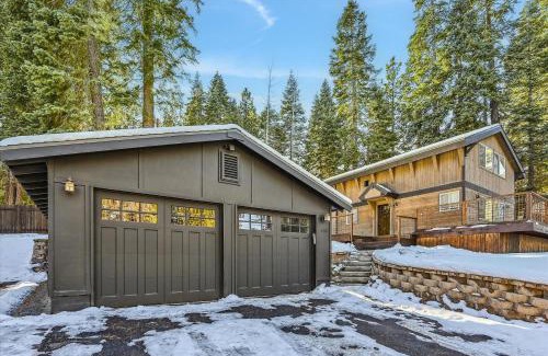 Comstock Acres House | Granlibakken Getaway- West Shore Retreat-Central Location-Hot Tub-Near Skiing