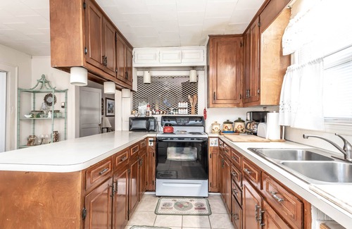 Morganton House | Granny's Place - Historic Country Cottage- PET FRIENDLY!