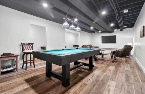 Grass Lake House | Grass Lake Retreat with Game Room & Fire Pit