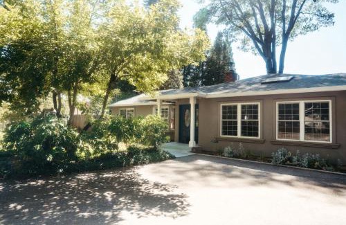 Cedar Ridge House | Grass Valley Home with Hot Tub