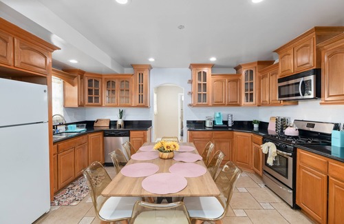 Mid Central House | ★GRATYFYING ABODE 3B2B WITH QUEEN BEDS★