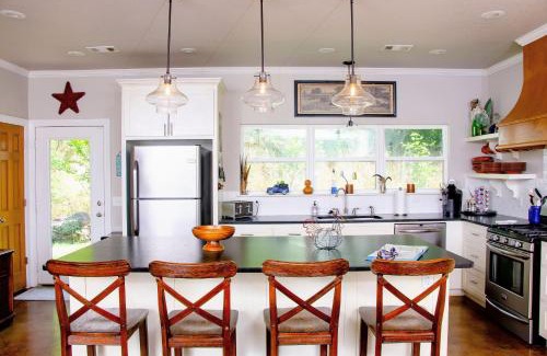 Hulbert House | Gray House