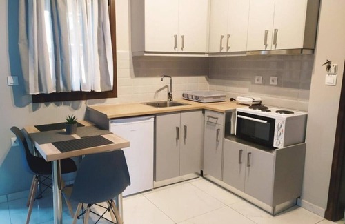 Kala Nera Apartment | Gray Room!