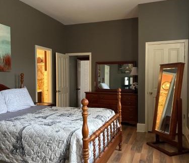 Albion Bed & Breakfast | Graystone Manor