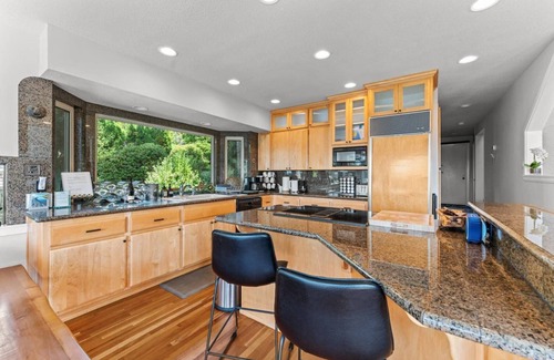 Camas House | Great Deals on Summer Stays!