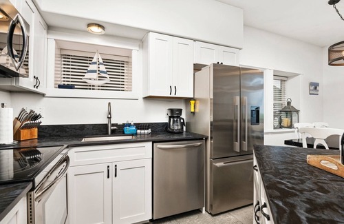 Lincoln Beach House | Great Deals on Summer Stays!