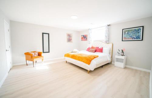 Great Falls Villa | Great Falls Luxe Haven 5BR, 3BA Modern Oasis