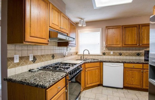 Shirewood House | Great for Game Day &Graduation Celebrations. Just Minutes from A&M & Kyle Field.