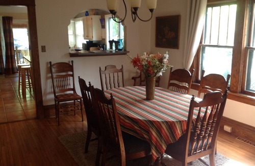 Mahtomedi House | Great Getaway Enjoy Lake Living ~ 20 minutes from St Paul and Wisconsin