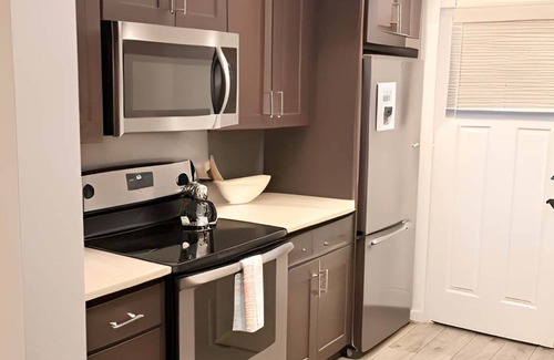 Rogers Park Apartment | Great Layout – Spacious 2BR Apt