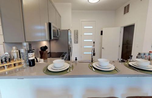 Hadley - Washington House | Great Location 1 Bedroom Sleeps 4