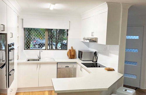 Coffs Harbour House | Great Location - 5 mins to beach, Shops, Cafes & Restaurants