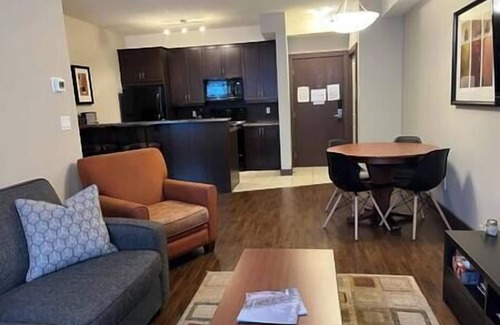 East Kootenay Condo | Great location - Gym - Hot tub - Sauna - Pool