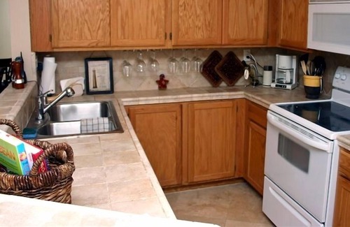 Hollywood Condo | Great New Rates!! Book Your Stay Today!