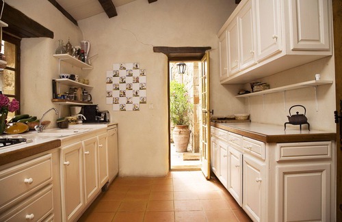 Bez-et-Esparon House | Great Old Bastide: A Magical Gathering Getaway in a Perched Hamlet with Views