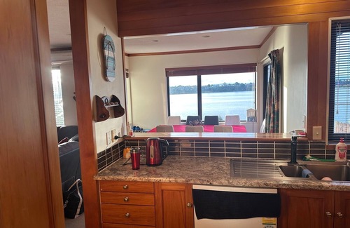 Tauranga House | Great place for a summer holiday with a pool and a great view across the water