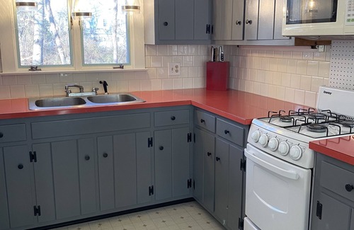 Mara Vista House | Great Pond House - 1 minute walk to private beach