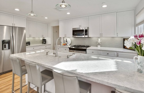 South Mission Beach House | Great Rates at Sun Drenched Coastal Modern Couple's Retreat Steps from the Sand!