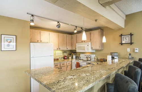 Snowmass Village Condo | Great Rates, Easy access, 2BR, 2BA, Condo with outstanding view. Pool &Hot Tub