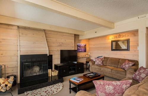 Snowmass Village Condo | Great Rates, Easy access, 2BR, 2BA, Condo with outstanding view. Pool &Hot Tub