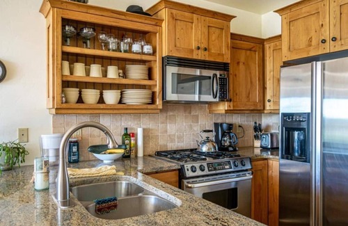 Kimball Junction House | Great Rates, Hot Tub, Tranquil Views & Location