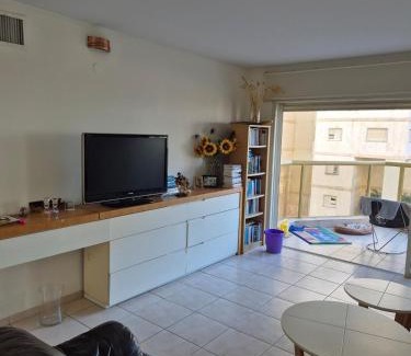 Netanya Apartment | Great Rental near Poleg Beach