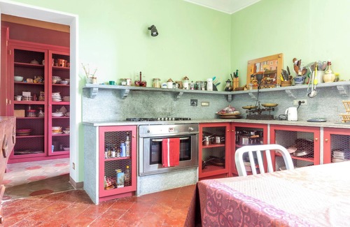 Castagnole delle Lanze House | Great Villa in the historic center, for tourism and pleasant stay.