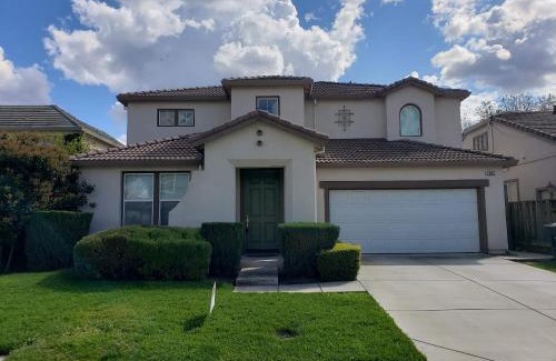 Tracy House | GREAT VACATION HOME IN TRACY