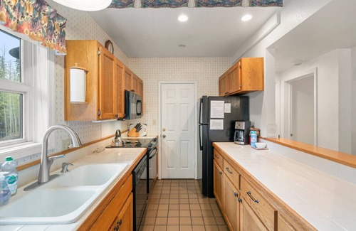 Columbine Lake House | Great Value, Hot Tub, Close to Purg and Silverton!