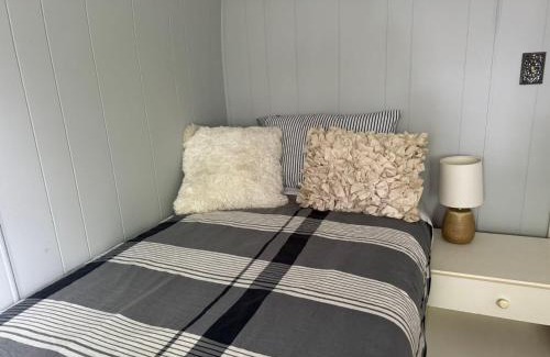 Ithaca House | Great value&Quiet Green Suite