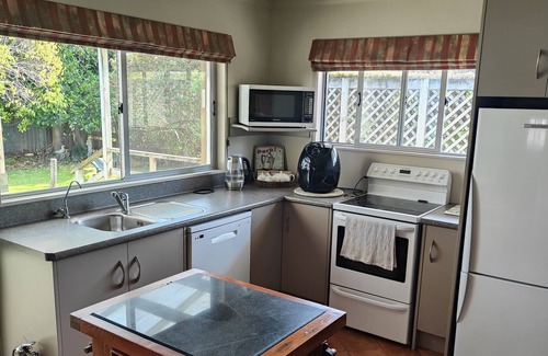 Foxton Beach House | GreatHoliday Home Literally walk in with food and walk out . Everything supplied