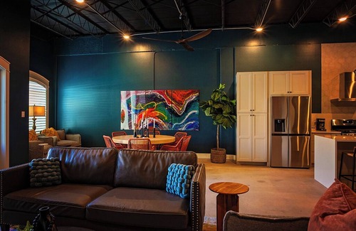 San Angelo House | 'Green Door' Downtown Loft