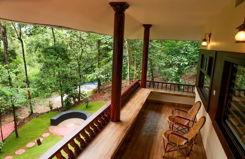 Vayittiri Villa | Green Garden Lotus Villa (Double Bed Room Villa)
