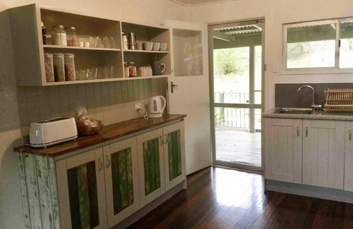 Kin Kin House | Green Hill Cottage, Heart of Noosa Hinterland