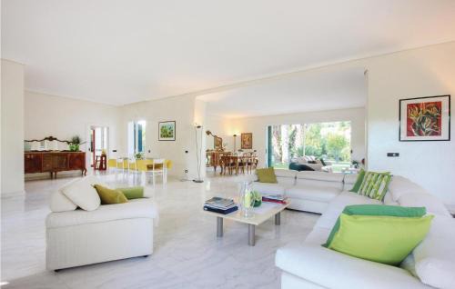 Vittoria House | Green House