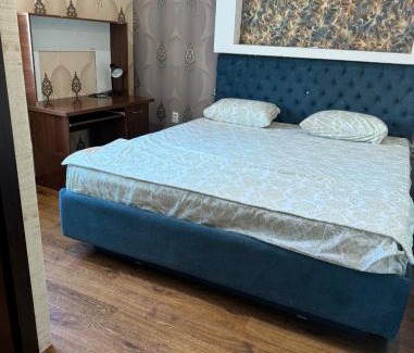 Nukus House | Green house
