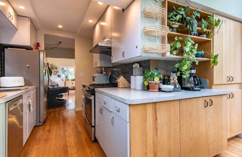 Roosevelt House | Green Lake Oasis with Loft + Outdoor Fireplace