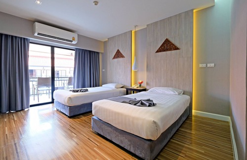 Chang Phueak Hotel | Green Lake Resort