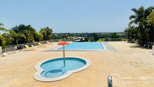 Estombar House | Green Lodge - Pestana Golf - Big Terrace - Pool