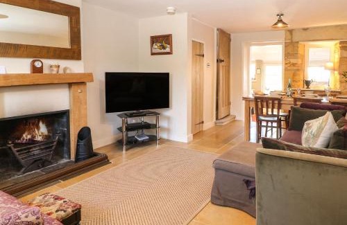 Blockley House | Green Pump Cottage