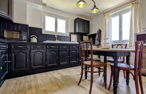 Rosieres Bed & Breakfast | Green Room with Shared Garden near Puy-en-Velay