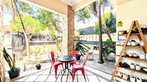 Gubeng House | Green Surabaya Homey