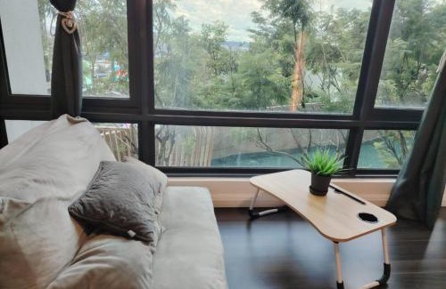 Bandar Sunway Apartment | Greenfield Residence with Amazing Pool View and High-Speed Wi-Fi