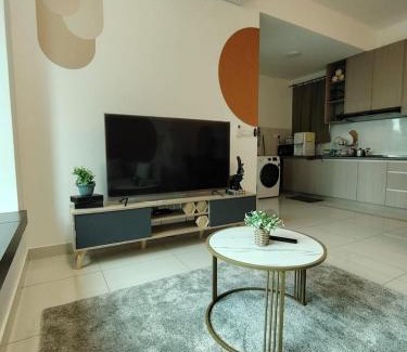 Bandar Sunway Apartment | Greenfield Residence with Amazing Pool View and High-Speed Wi-Fi